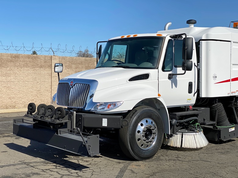 2011 International Elgin Crosswind FSX Airport Runway Sweeper