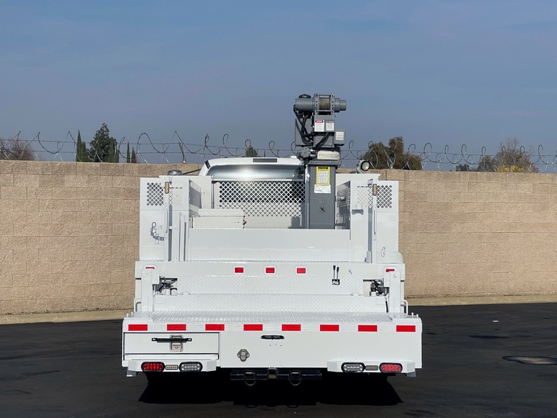 2011 Ford F650 SD Service Truck with Crane