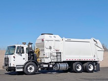 2013 Autocar Heil Durapack 7000 28 YD Side Loader Garbage Truck