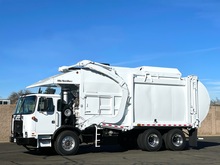2013 Autocar McNeilus Atlantic 40 Yard CNG Front Loader