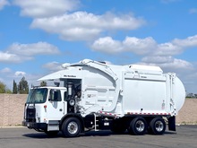 2013 Autocar McNeilus Atlantic 40 Yard CNG Front Loader
