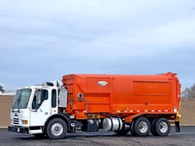 2013 American LaFrance Labrie 35 Yard ASL Garbage Truck