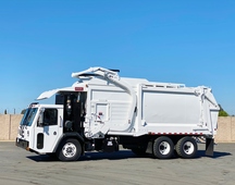 2014 CCC Heil Half Pack Front Loader Garbage Truck
