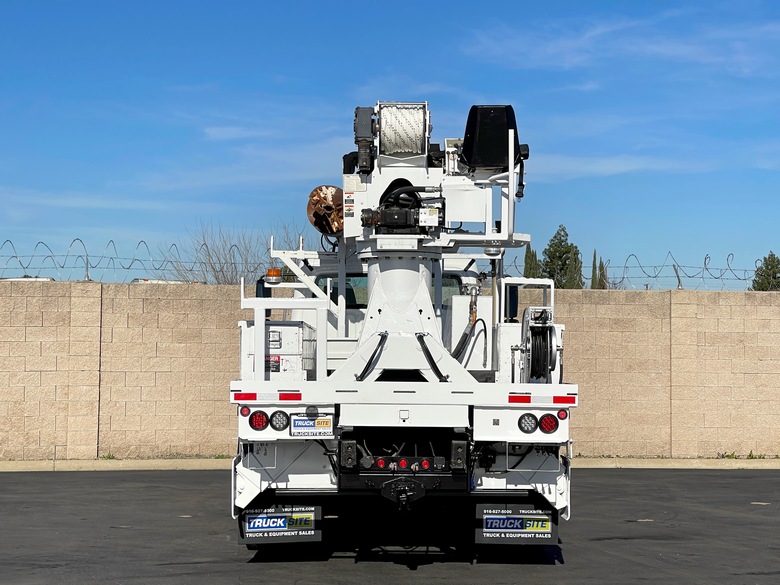 2015 Freightliner M2 106 4x4 Altec DC47-TR Digger Derrick