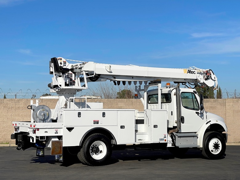 2015 Freightliner M2 106 4x4 Altec DC47-TR Digger Derrick