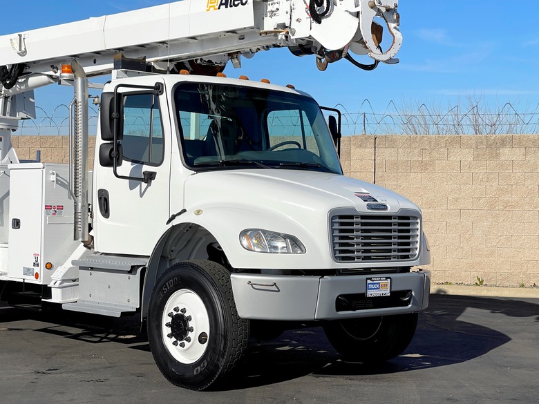 2015 Freightliner M2 106 4x4 Altec DC47-TR Digger Derrick