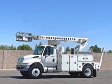 2011 International 4300 Altec T40C Aerial Cable Placer