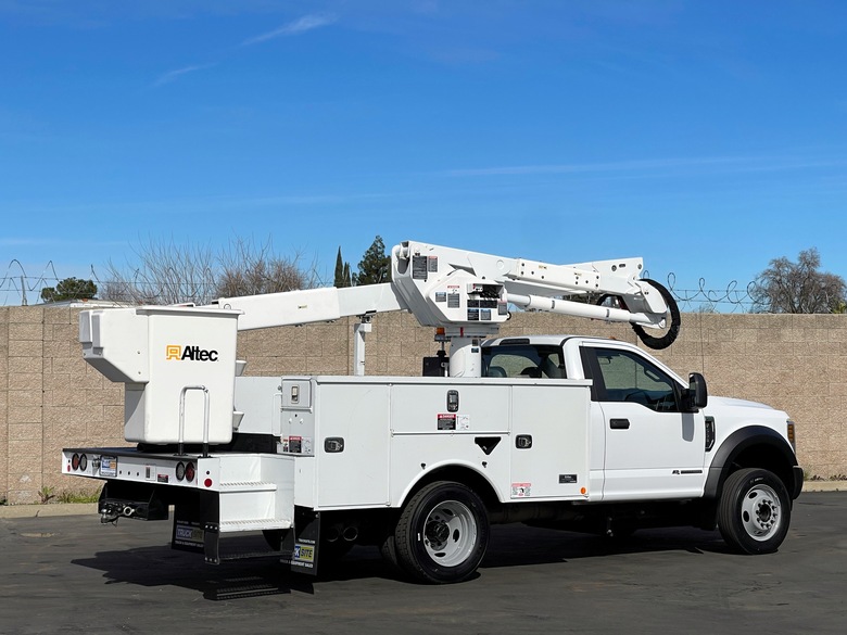 2018 Ford F550 Altec AT40G Articulating & Telescopic Bucket Truck