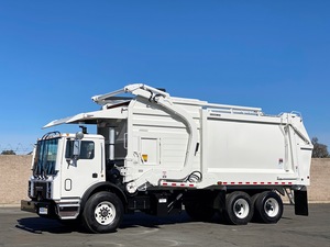 2006 Mack MR688S Heil Half Pack 40 YD Front Load Garbage Truck