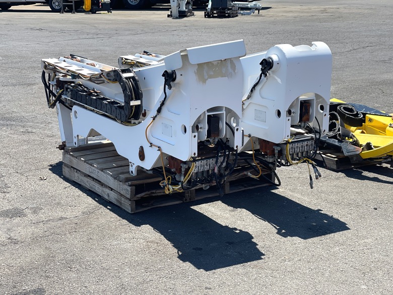 Dadee Scorpion Side Load Arm with Grabbers